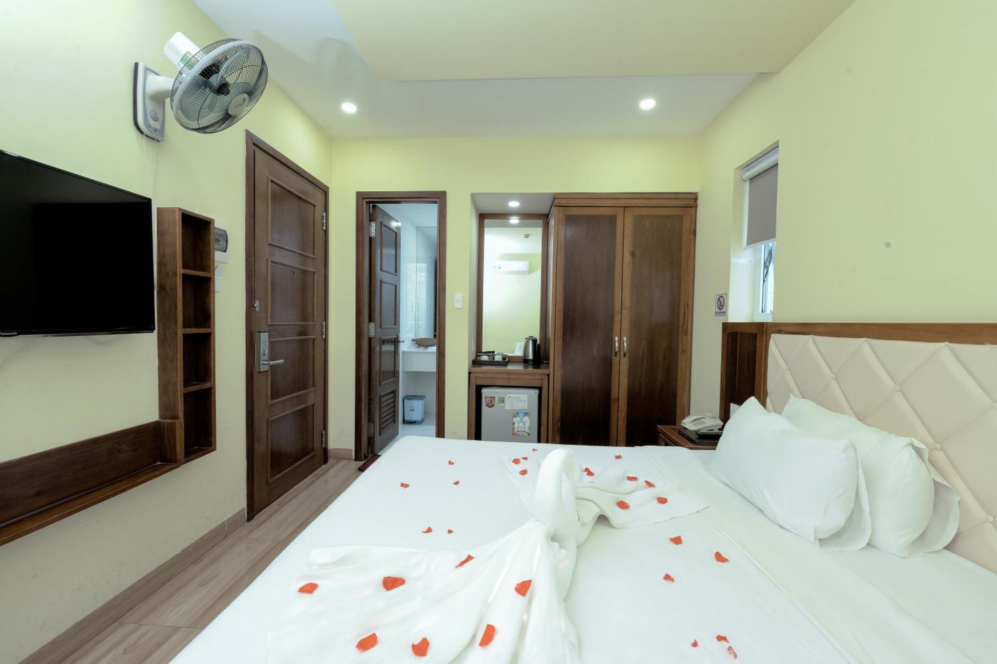 Dana Sailing Hotel Дананг Экстерьер фото