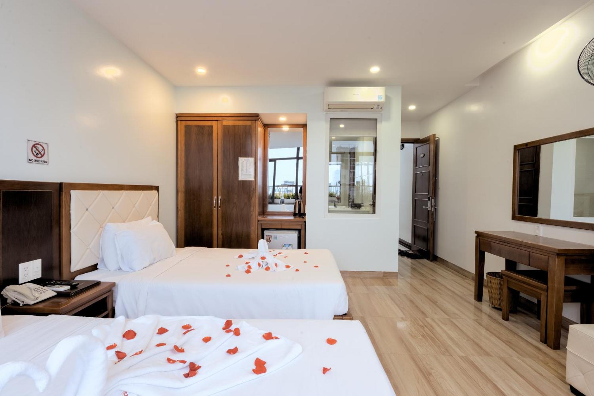 Dana Sailing Hotel Дананг Экстерьер фото